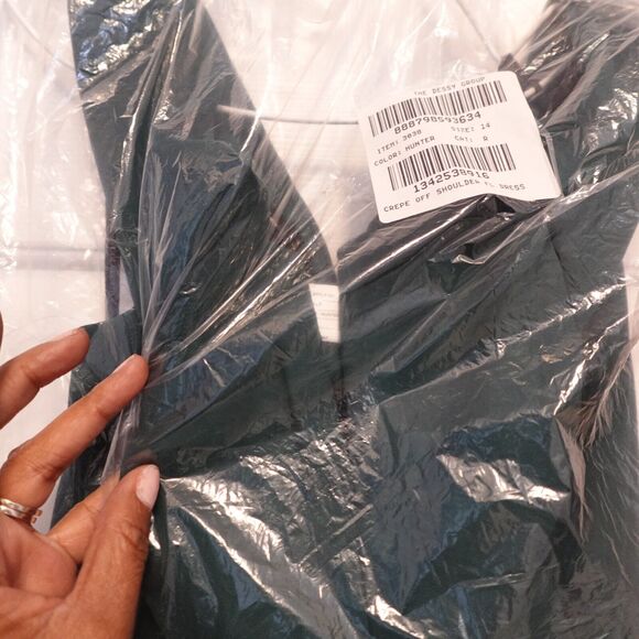 Dessy 3038 Hunter Green Off the Shoulder Notch Crepe Gown Trumpet Sz 14 New - Picture 6 of 6